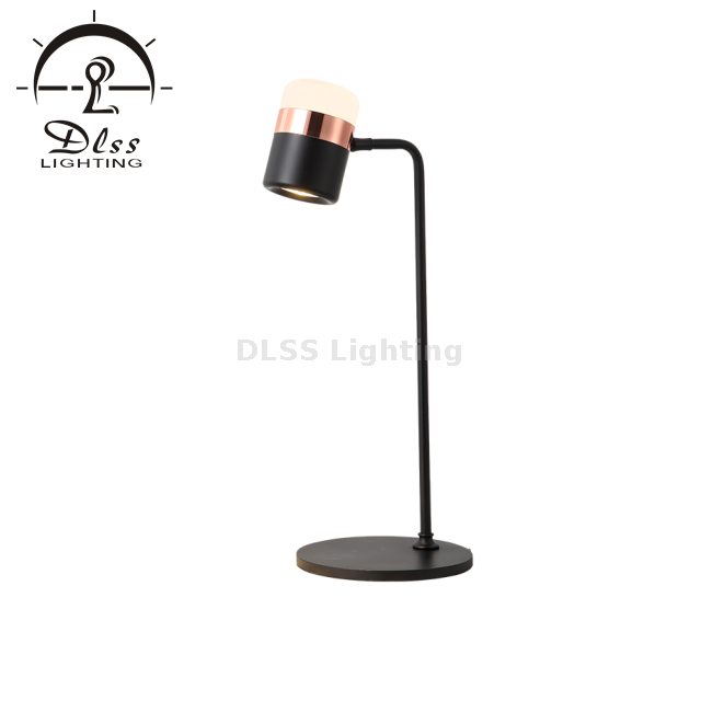 Люстра Essential Design Linear 3 Lights LED Spot Light 9926